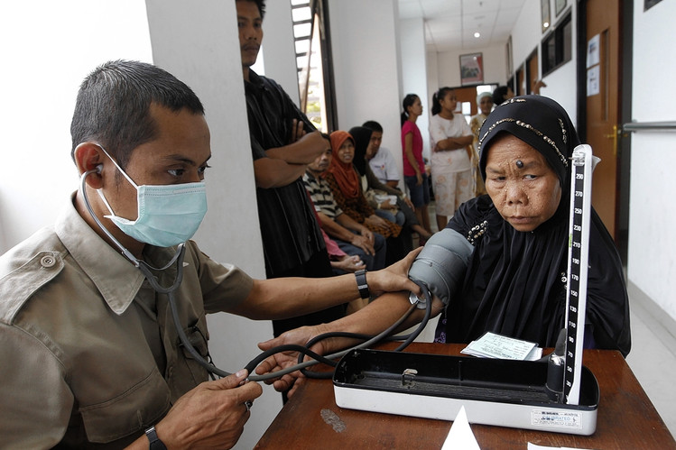 Status dan Tantangan Kesehatan di Indonesia